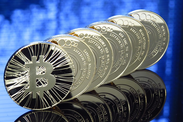 Bitcoin leads the crypto rebound